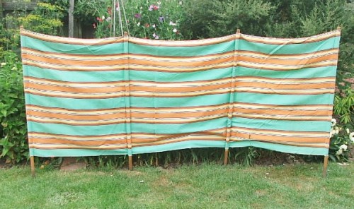 Old Vintage Cloth Windbreak