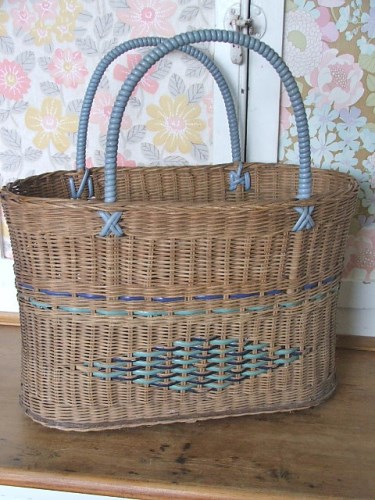 1960's Shopping Basket