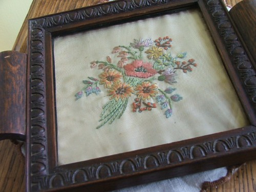 Wooden Embroidered Teapot Stand