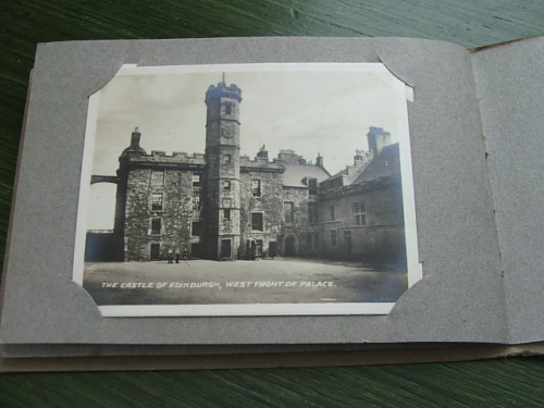12 Snapshots Of Edinburgh Castle