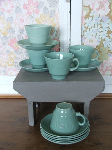 Pretty Vintage 'Chest' Tin
