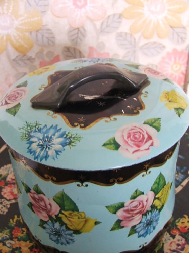 Pretty Floral Tin