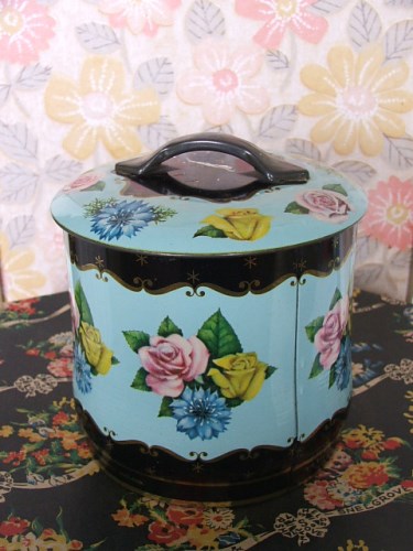 Pretty Floral Tin