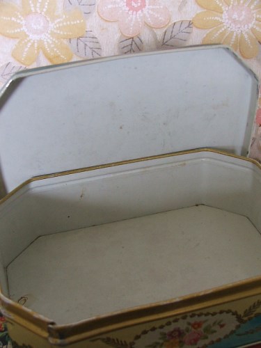 Marshall and Snelgrove Hat Box