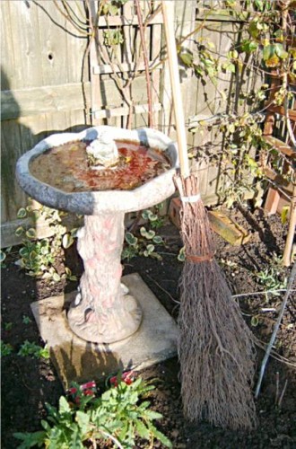 Gardeners Leaf Brush