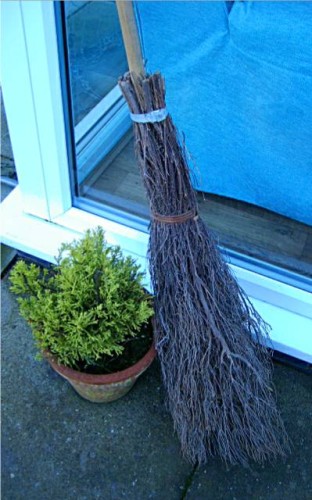 Gardeners Leaf Brush