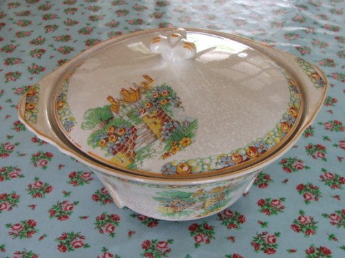 Pretty Decorative Vintage Tureen