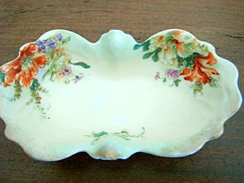 Pretty  Country Style Soap Dish