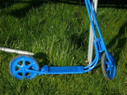 'Mobo' Vintage Childs Scooter with Brake