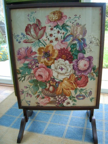 Pretty Floral Firescreen/Occasional table