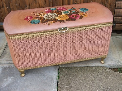 Dusty Pink Floral Wicker Ottomon