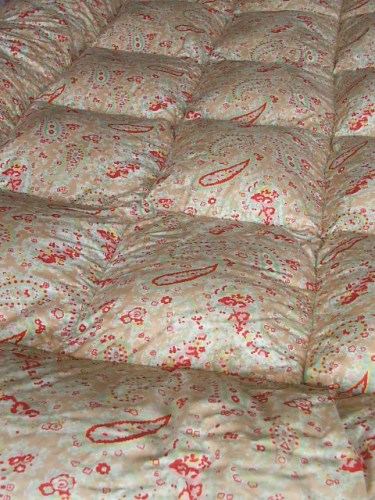 Vintage Eiderdown with Floral Paisley pattern