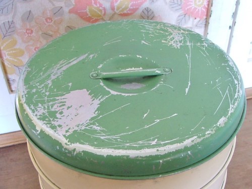 Toodle Lou Designs King Cakes Tin On Barnwood main image 1