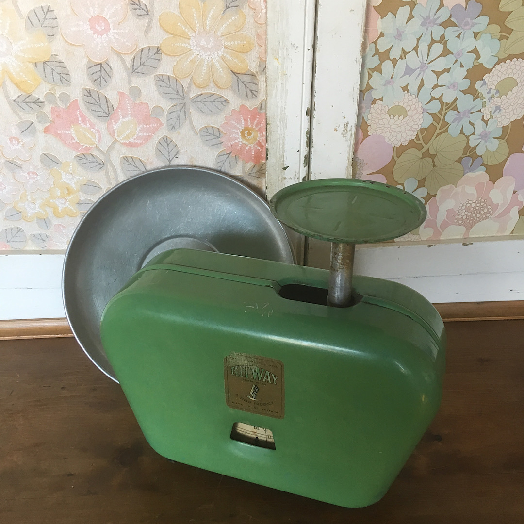 Vintage Green Kitchen Scales