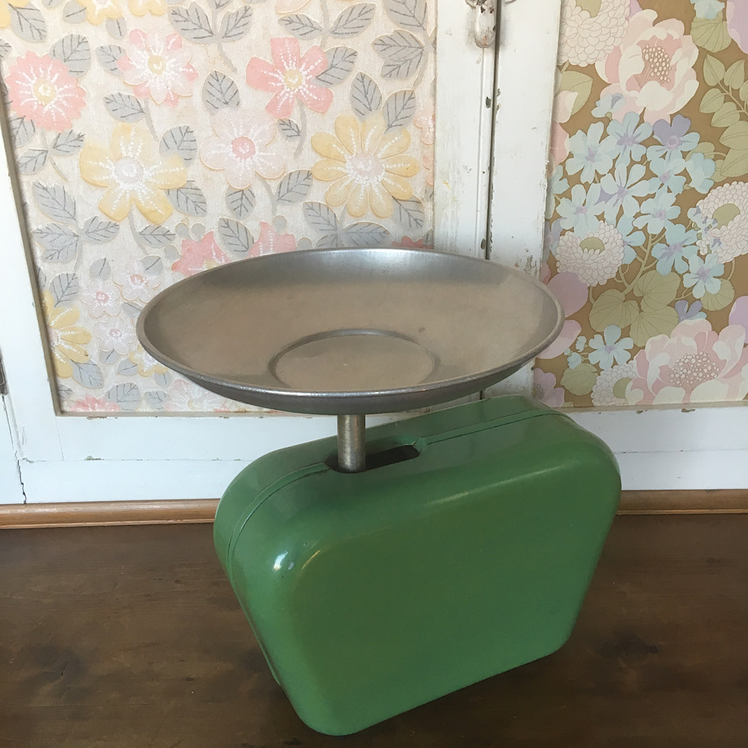 Vintage Green Kitchen Scales